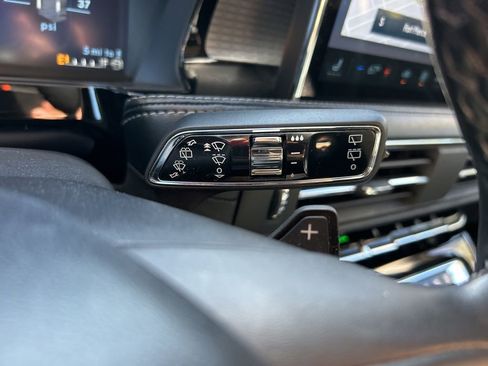 Used 2023 Lincoln Corsair Standard image 28