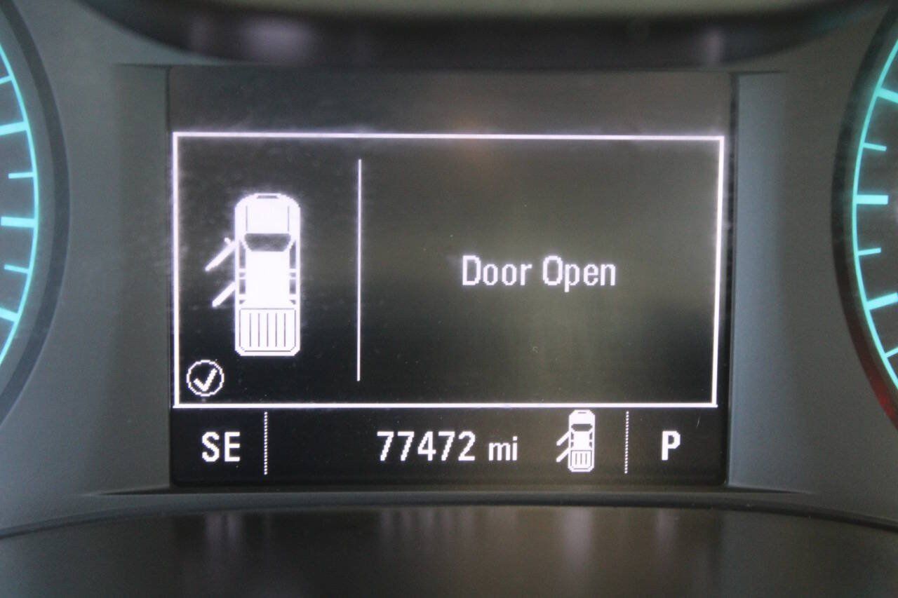 Used 2022 Chevrolet Colorado LT w/ Fleet Safety Package AWD/4WD image 23