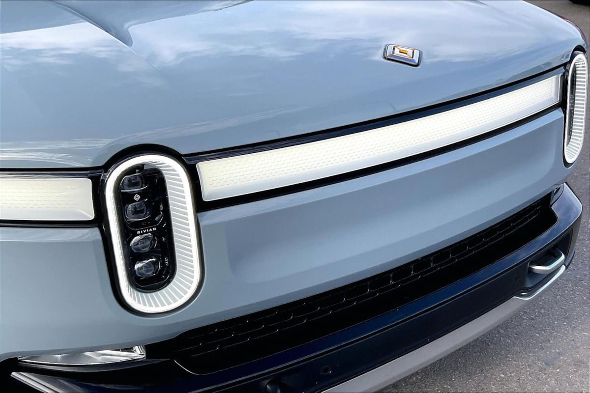 Used 2023 Rivian R1S Adventure Quad AWD/4WD image 27