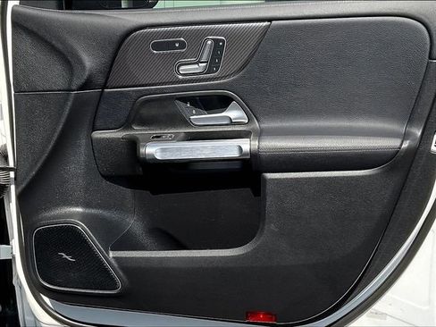 Certified 2021 Mercedes-Benz GLB 250 4MATIC image 30