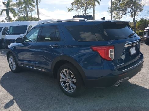 Used 2023 Ford Explorer Limited image 7