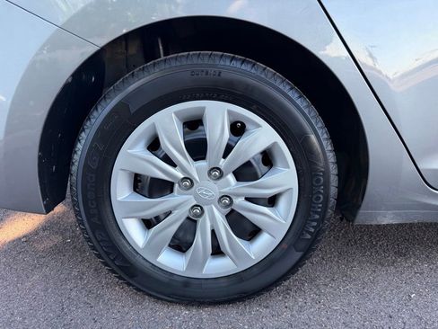 Used 2021 Hyundai Accent SE image 11