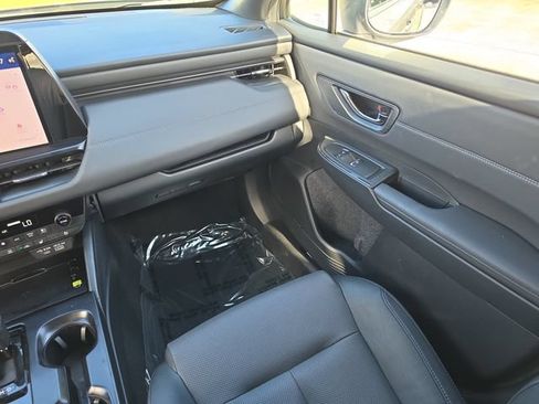 Used 2026 Subaru Outback Touring AWD/4WD image 11
