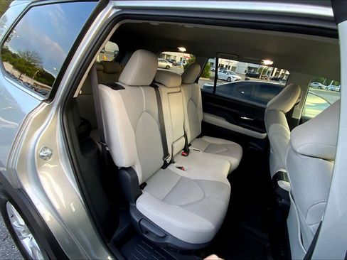 Used 2025 Toyota Grand Highlander FWD image 18