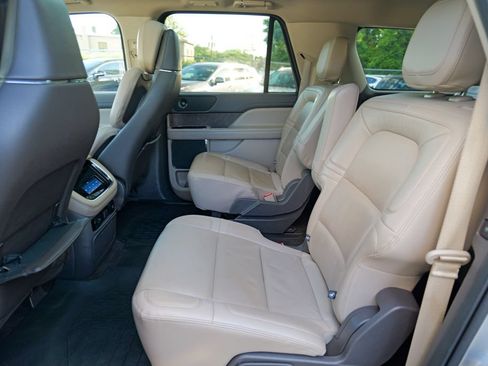 Used 2023 Lincoln Navigator L Reserve AWD/4WD image 27