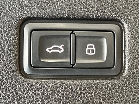 Used 2019 Audi Q8 Premium Plus image 6