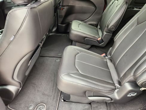 New 2026 Chrysler Pacifica Select w/ S Appearance Package FWD image 21