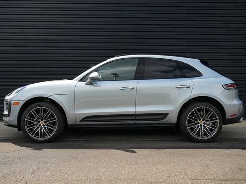 Certified 2026 Porsche Macan AWD/4WD image 2