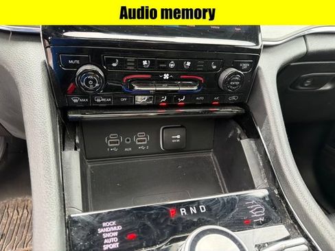 Used 2023 Jeep Grand Cherokee L Overland w/ Luxury Tech Group IV AWD/4WD image 15