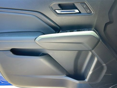 New 2025 GMC Canyon Elevation w/ Convenience Package image 24