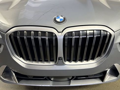 Used 2025 BMW X7 xDrive40i w/ Premium Package AWD/4WD image 26