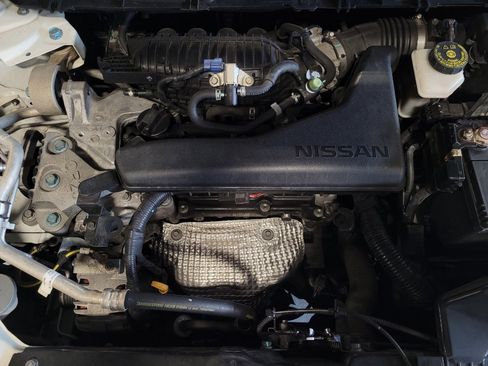 Used 2017 Nissan Rogue SV w/ SV Premium Package FWD image 30