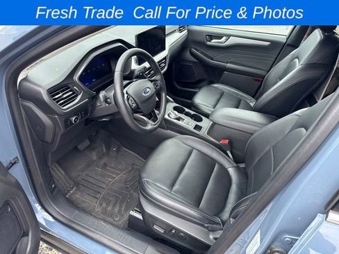 Used 2023 Ford Escape Platinum AWD/4WD image 11
