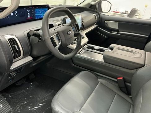 New 2026 Ford Expedition Active AWD/4WD image 14