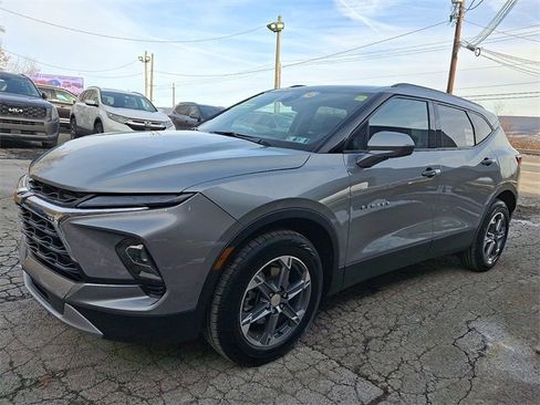 Used 2025 Chevrolet Blazer LT w/ Convenience Package image 3