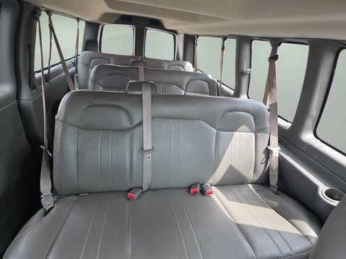 Used 2020 Chevrolet Express 3500 LS RWD image 18