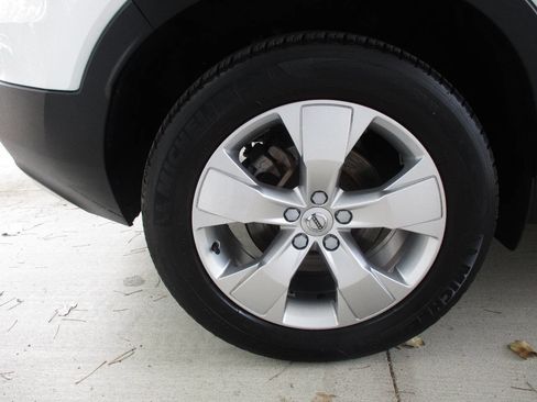 Used 2022 Volvo XC40 T5 Momentum image 75