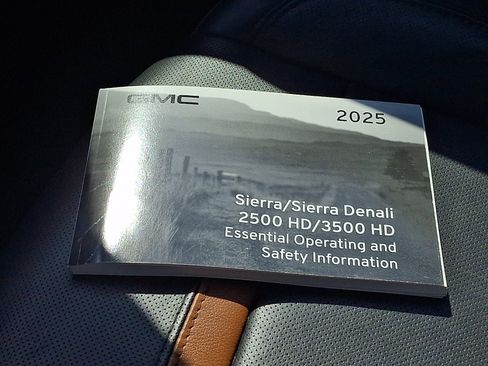 Used 2025 GMC Sierra 2500 AT4 w/ AT4 Premium Plus Package AWD/4WD image 25