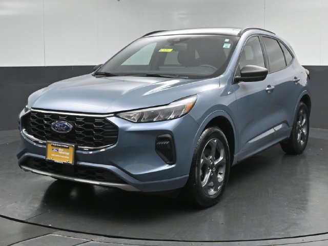Certified 2024 Ford Escape ST-Line w/ Tech Pack #1 AWD/4WD image 3