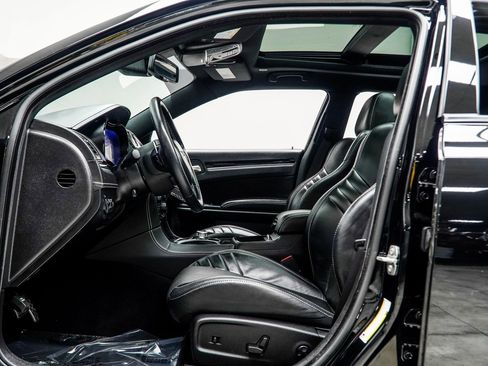 Used 2023 Chrysler 300 C image 34