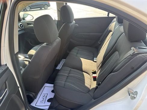 Used 2018 Chevrolet Sonic LT w/ Convenience Package FWD image 8