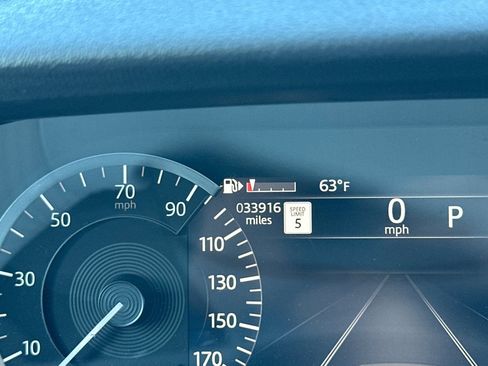 Used 2022 Land Rover Range Rover Velar R-Dynamic S image 25