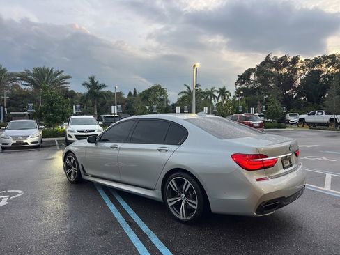 Used 2018 BMW 750i image 18