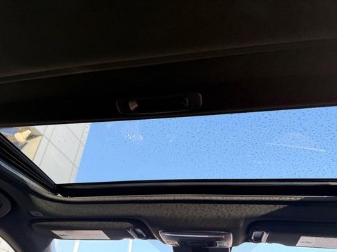 Used 2025 Toyota Camry SE image 15