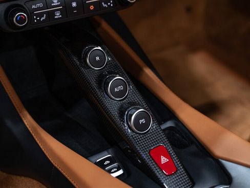Used 2020 Ferrari Portofino RWD image 50