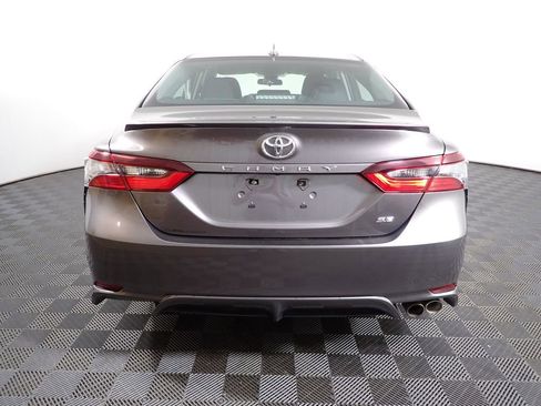 Used 2022 Toyota Camry SE FWD image 14