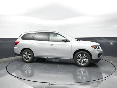 Used 2020 Nissan Pathfinder SL AWD/4WD image 6