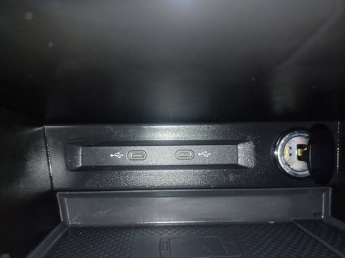 Used 2023 Volkswagen Tiguan SE FWD image 29