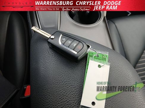 Used 2024 Toyota Camry SE image 33