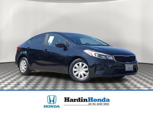 Used 2017 Kia Forte LX image 1