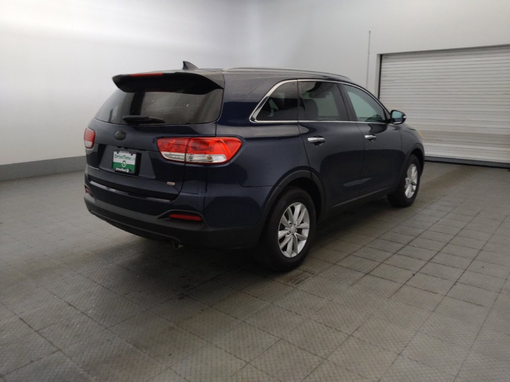 Used 2016 Kia Sorento FWD image 9