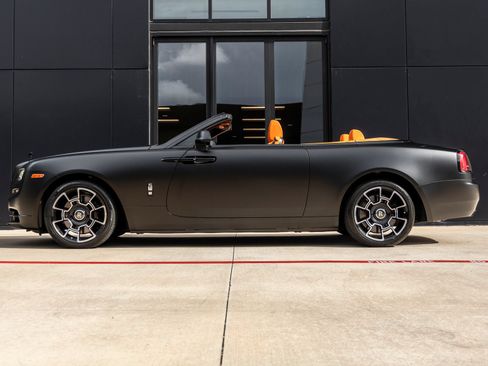 Used 2016 Rolls-Royce Dawn RWD image 2