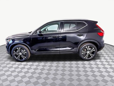 Used 2022 Volvo XC40 T5 Inscription w/ Advanced Package image 6