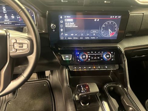Certified 2025 GMC Sierra 1500 AT4 w/ AT4 Premium Package AWD/4WD image 22