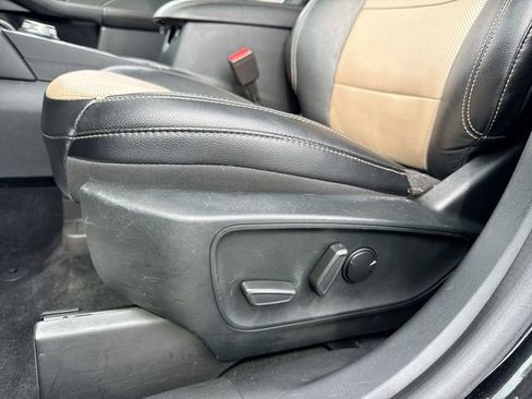 Used 2022 Ford Escape Titanium w/ Titanium Premium Package FWD image 12