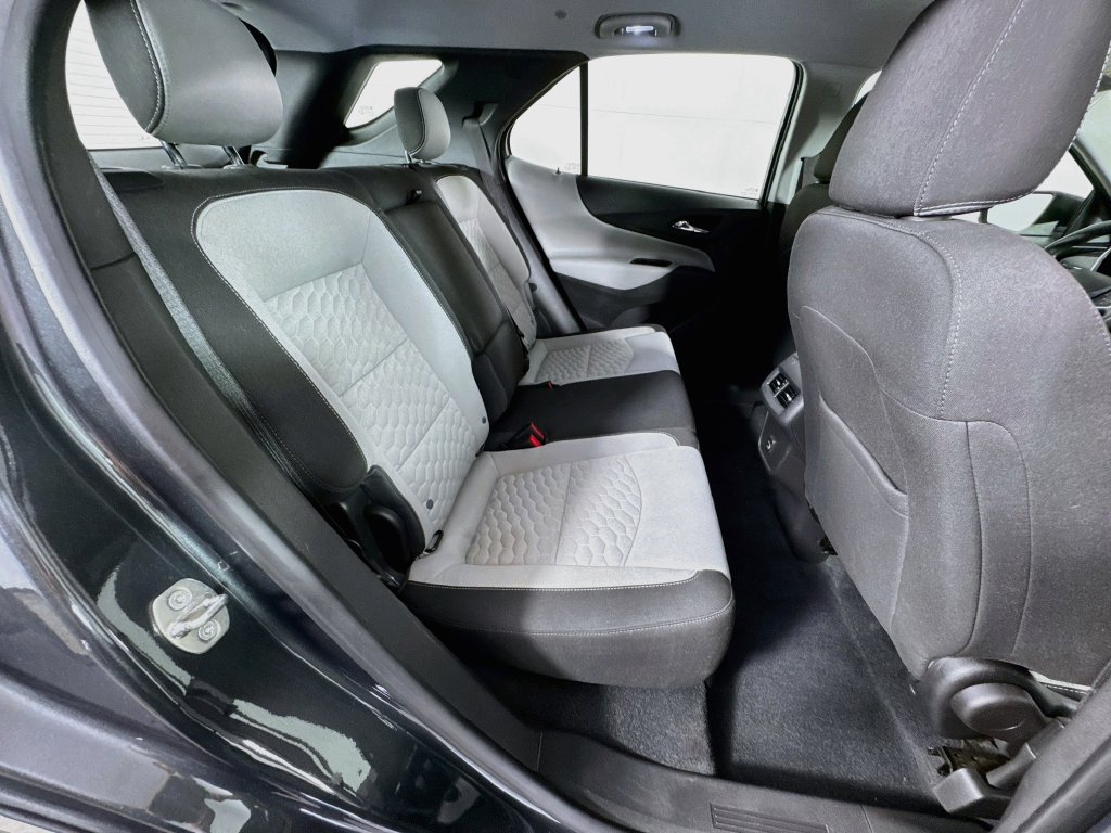 Used 2020 Chevrolet Equinox LS FWD image 32