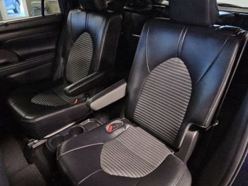 Used 2022 Toyota Highlander XSE image 33