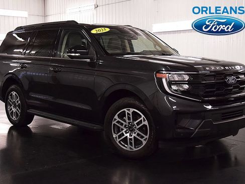 Used 2025 Ford Expedition Active AWD/4WD image 1
