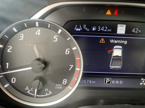 Used 2020 Nissan Titan Platinum Reserve w/ Moonroof Package image 20