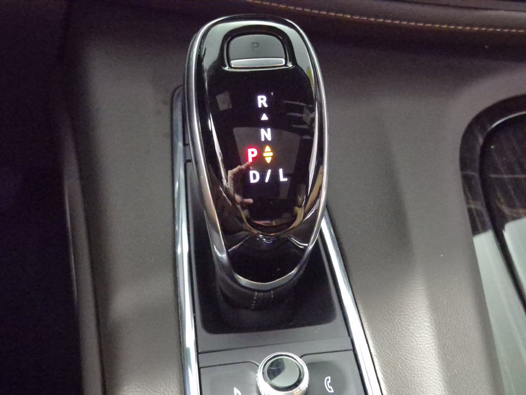 Used 2021 Cadillac Escalade ESV Sport w/ Driver Assist Tech Package AWD/4WD image 20