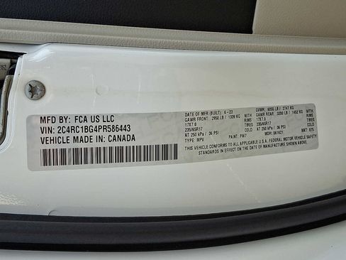 Certified 2023 Chrysler Pacifica Touring-L FWD image 28