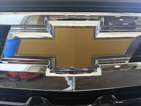 Used 2025 Chevrolet Silverado 1500 LT AWD/4WD image 30