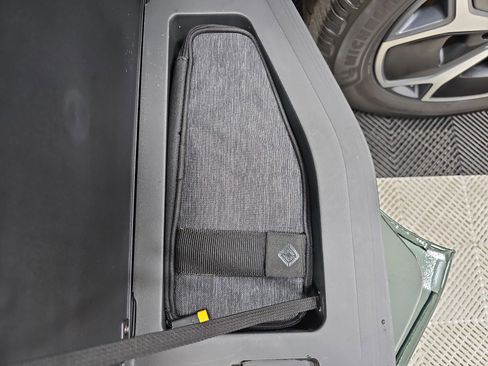 Used 2022 Rivian R1T Adventure image 32