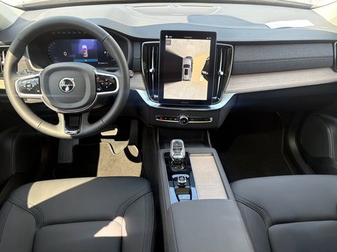 New 2026 Volvo XC90 B6 Plus w/ Protection Package Premier image 11