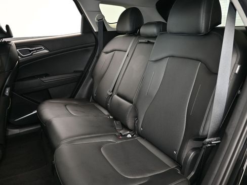 Used 2025 Kia Sportage EX image 34