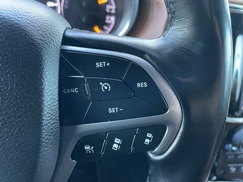 Used 2020 Jeep Grand Cherokee Overland image 22